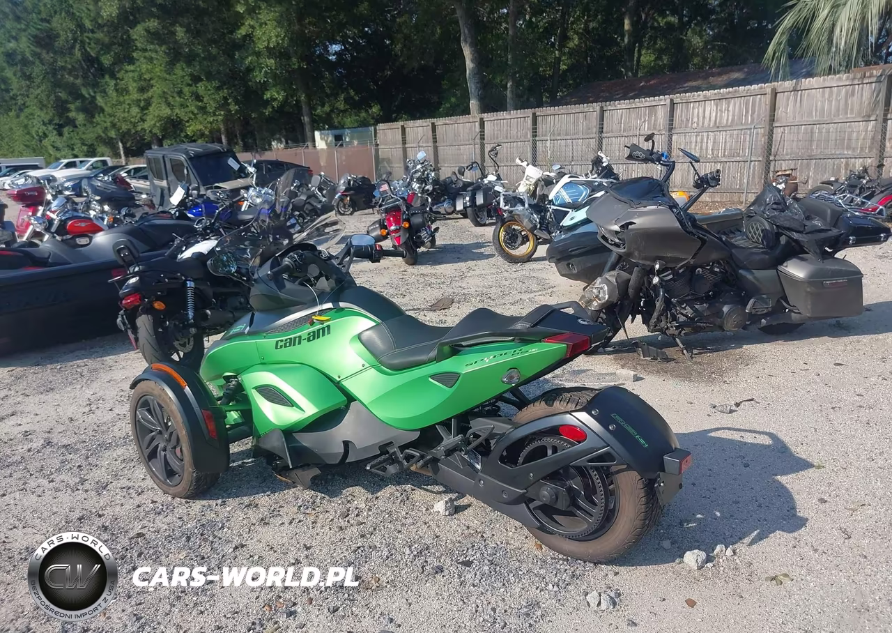 2013 Can-Am Spyder Roadster Rs-Rs-S VIN:2BXNABC15DV000209 - 3