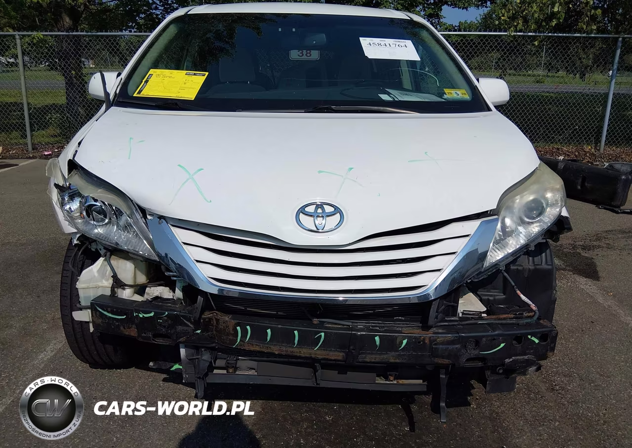 2015 Toyota Sienna Le 8 Passenger VIN:5TDKK3DC6FS618597 - 12