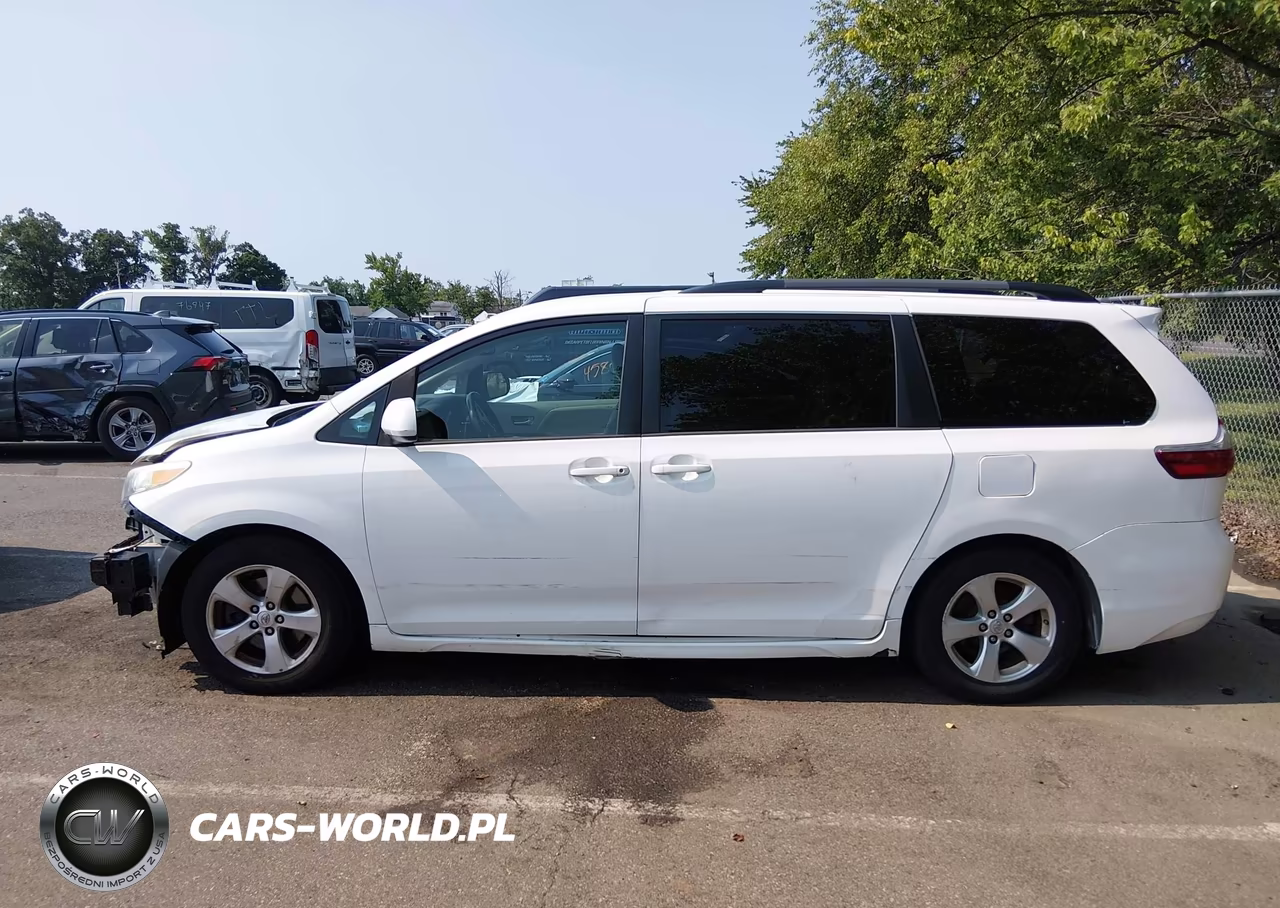 2015 Toyota Sienna Le 8 Passenger VIN:5TDKK3DC6FS618597 - 14
