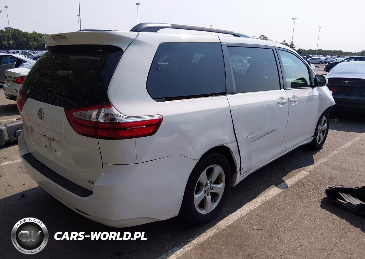 2015 Toyota Sienna Le 8 Passenger VIN:5TDKK3DC6FS618597 - 4