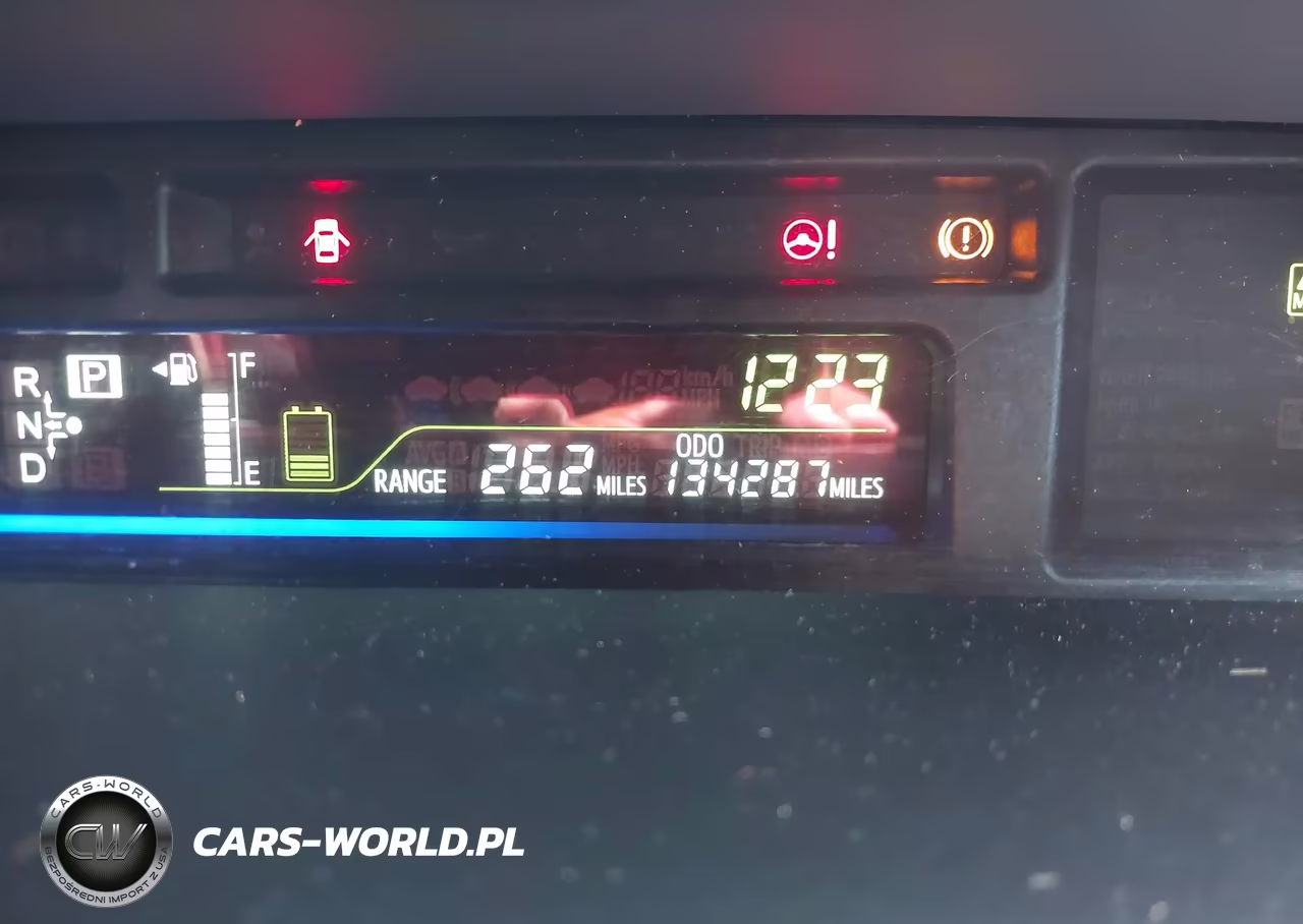 2016 Toyota Prius V Two VIN:JTDZN3EU5GJ055019 - 7