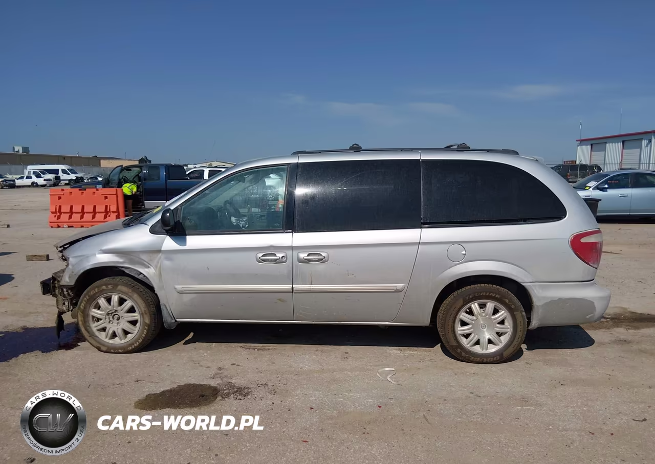 2005 Chrysler Town & Country Touring VIN:2C4GP54L65R481848 - 14