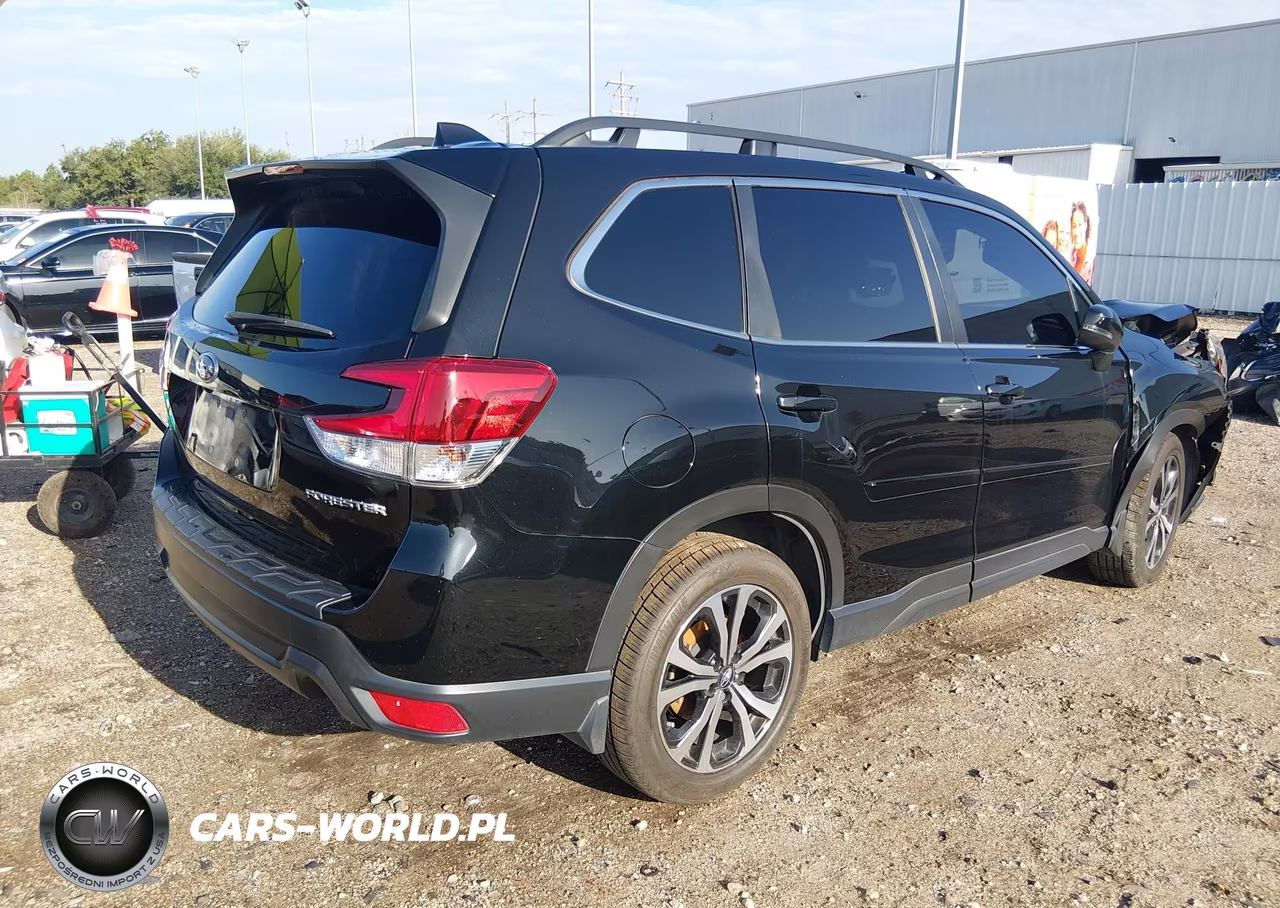 2023 Subaru Forester Limited VIN:JF2SKANC1PH417541 - 4