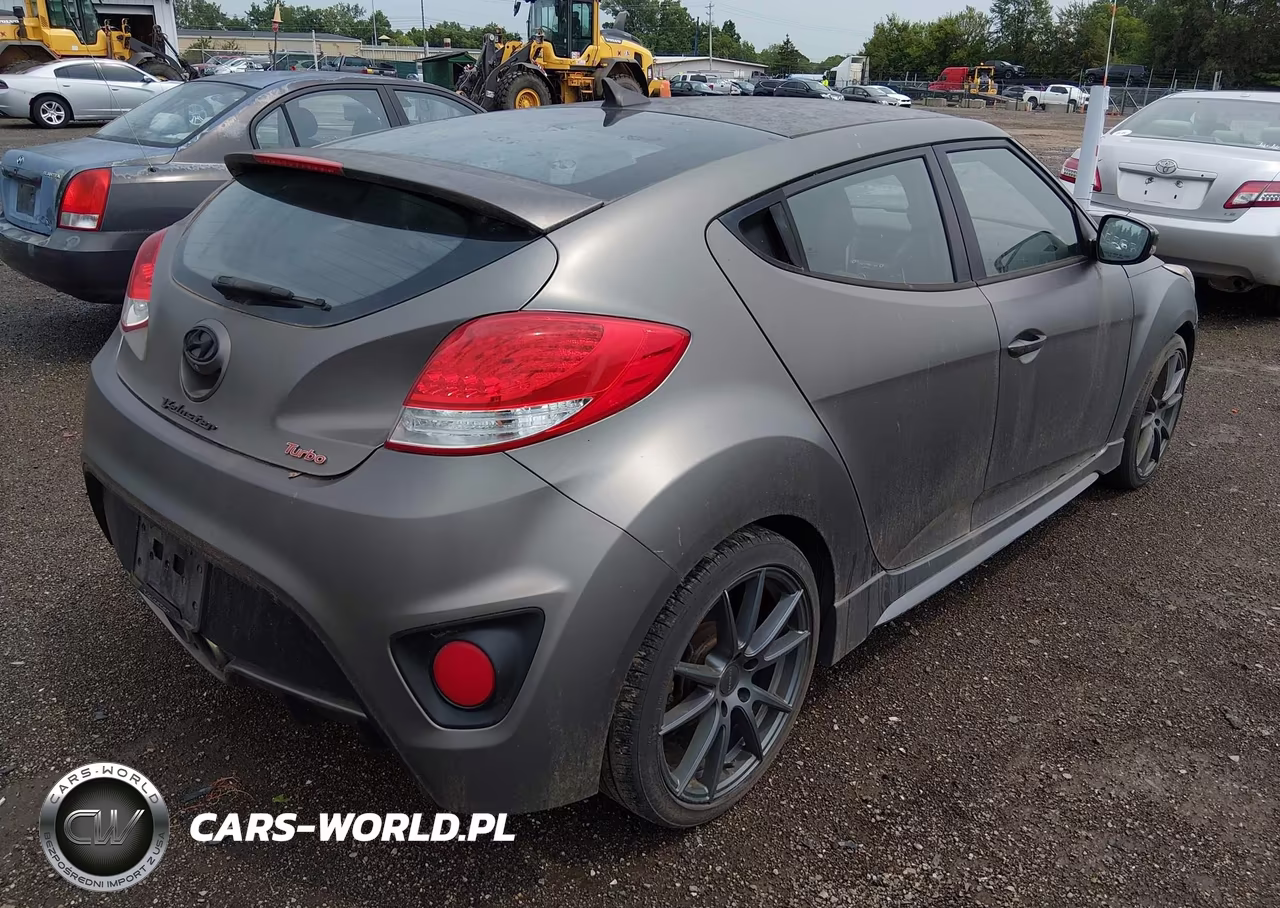 2016 Hyundai Veloster Turbo VIN:KMHTC6AE0GU262651 - 4