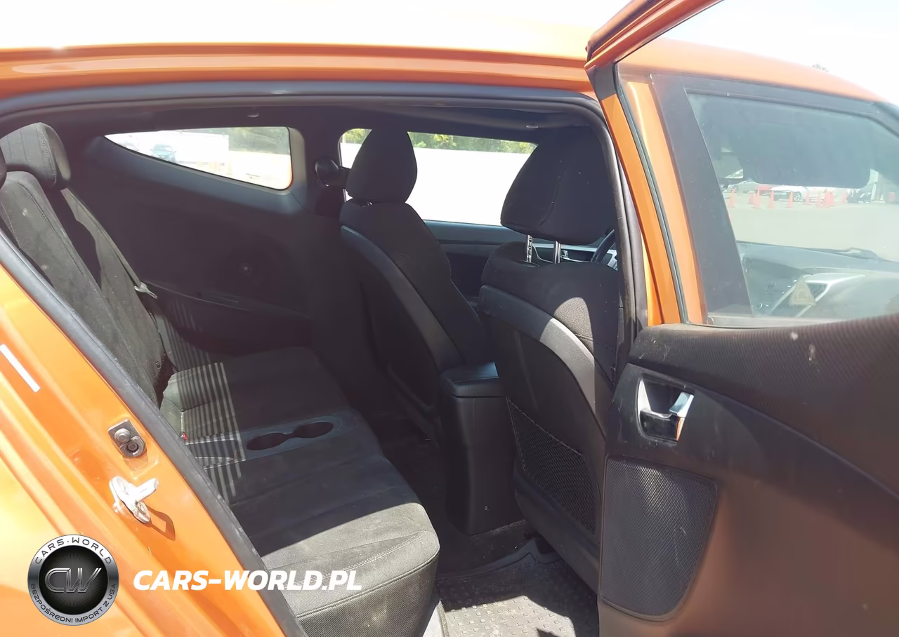 2017 Hyundai Veloster Value Edition VIN:KMHTC6ADXHU312111 - 8