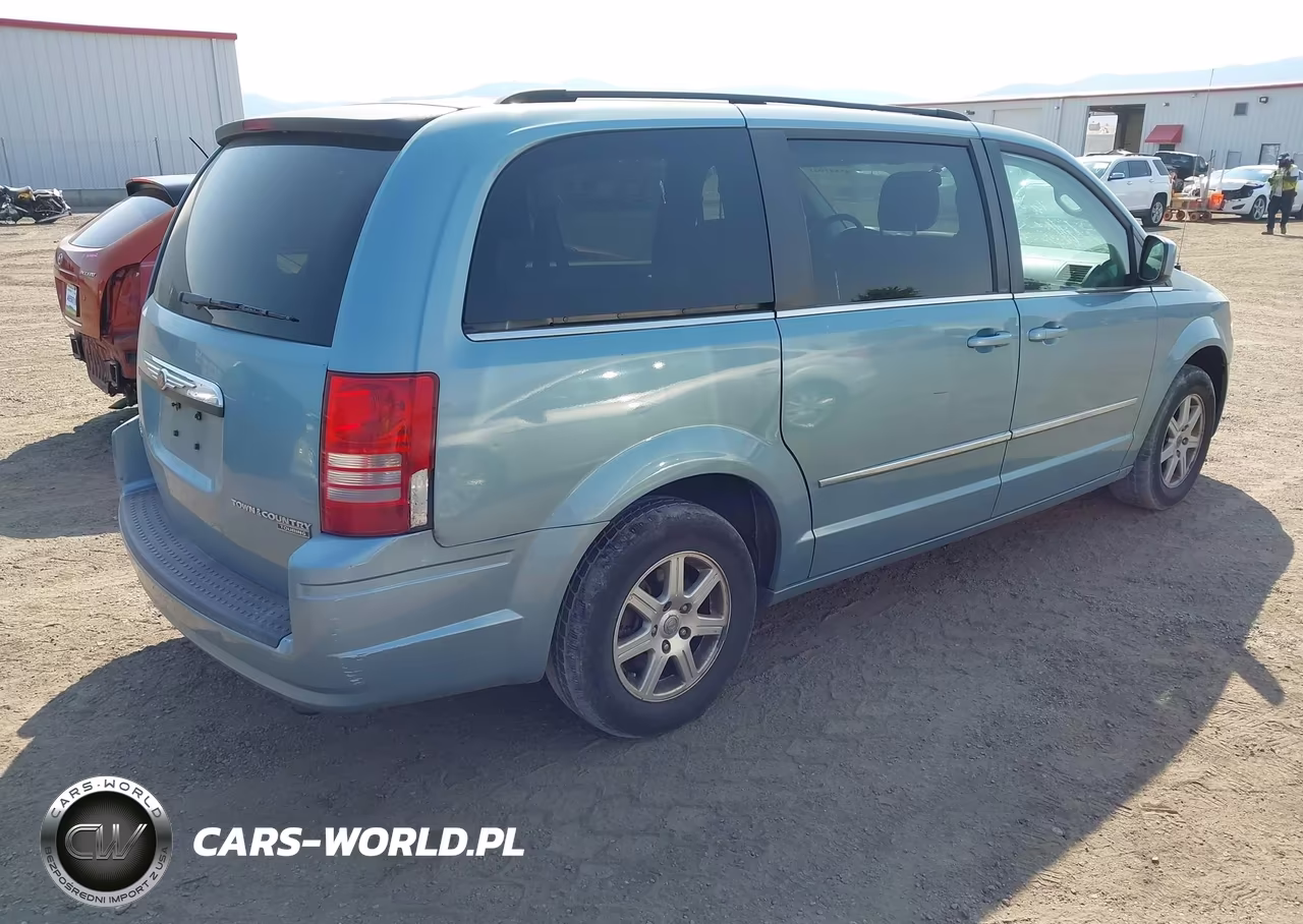 2010 Chrysler Town & Country Touring VIN:2A4RR5D18AR458206 - 4