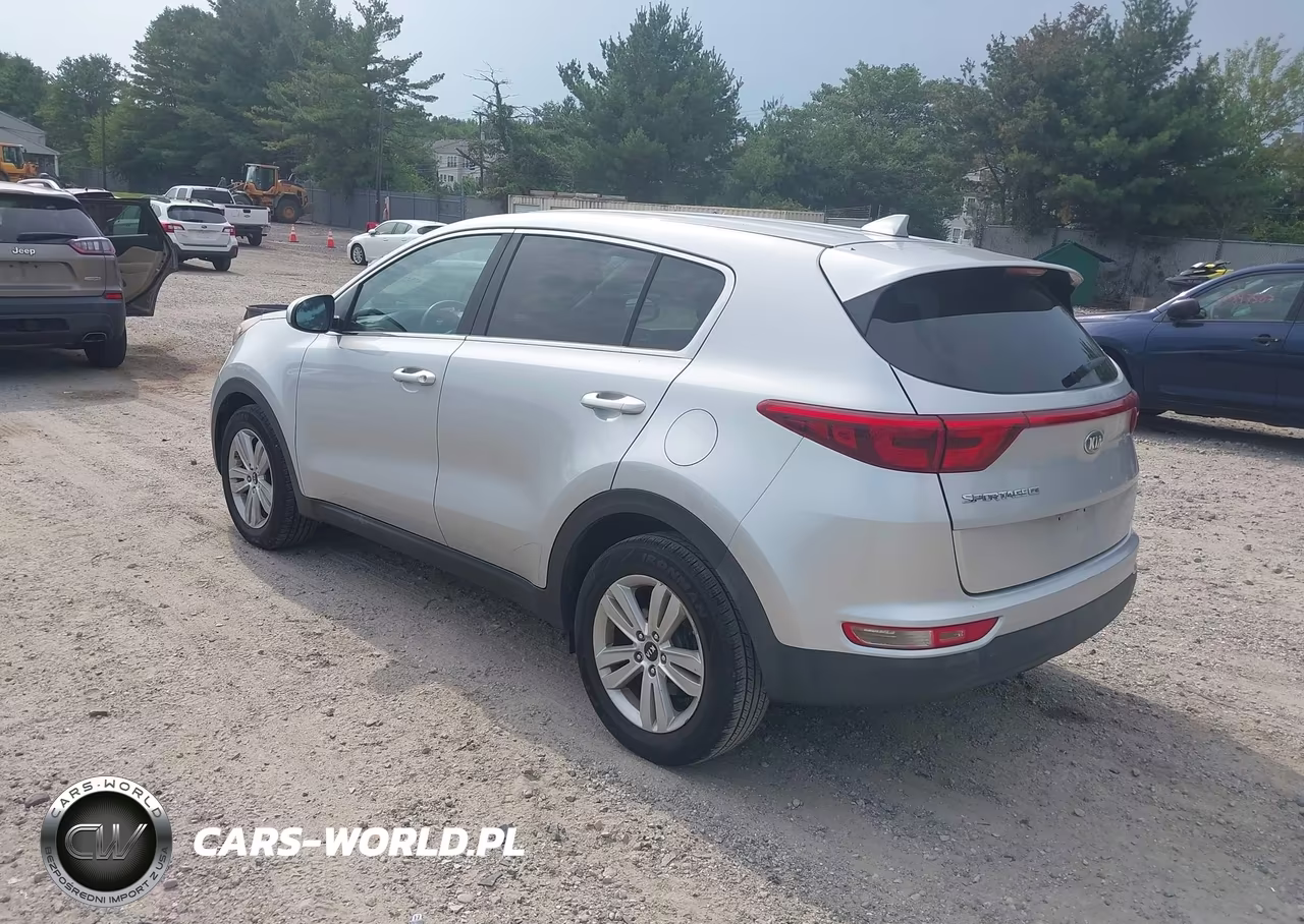 2018 Kia Sportage Lx VIN:KNDPM3AC2J7301665 - 3