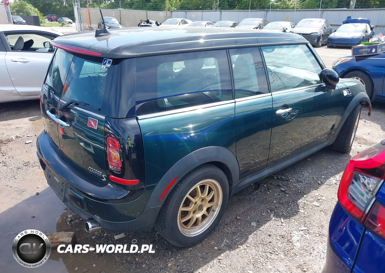 2010 Mini Cooper Clubman VIN:WMWML3C5XATX52044 - 4