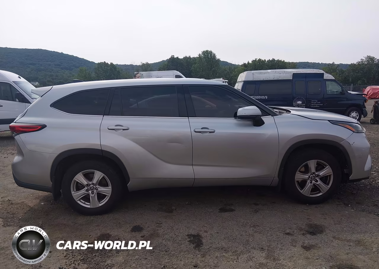 2022 Toyota Highlander Le VIN:5TDBZRBH2NS582015 - 13