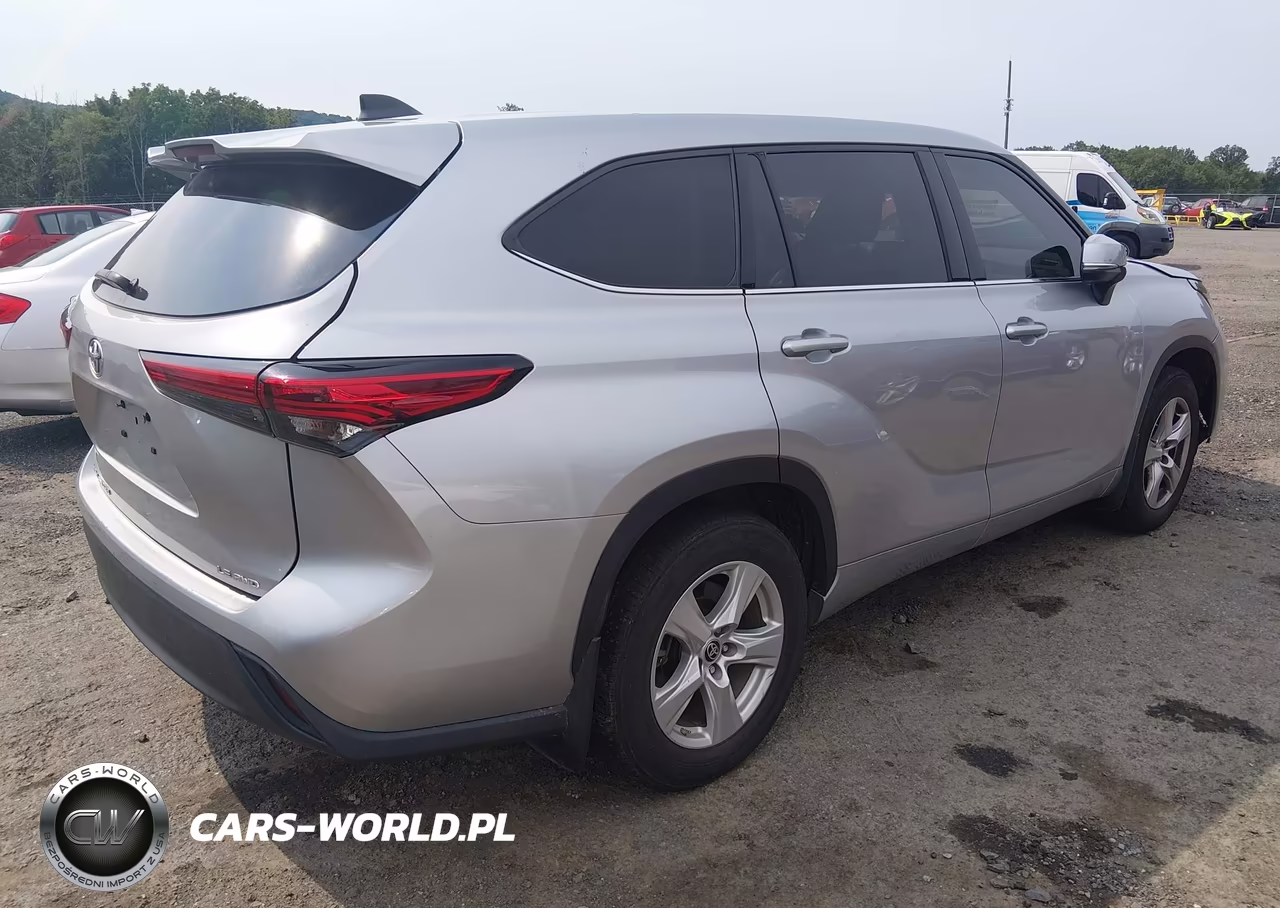 2022 Toyota Highlander Le VIN:5TDBZRBH2NS582015 - 4