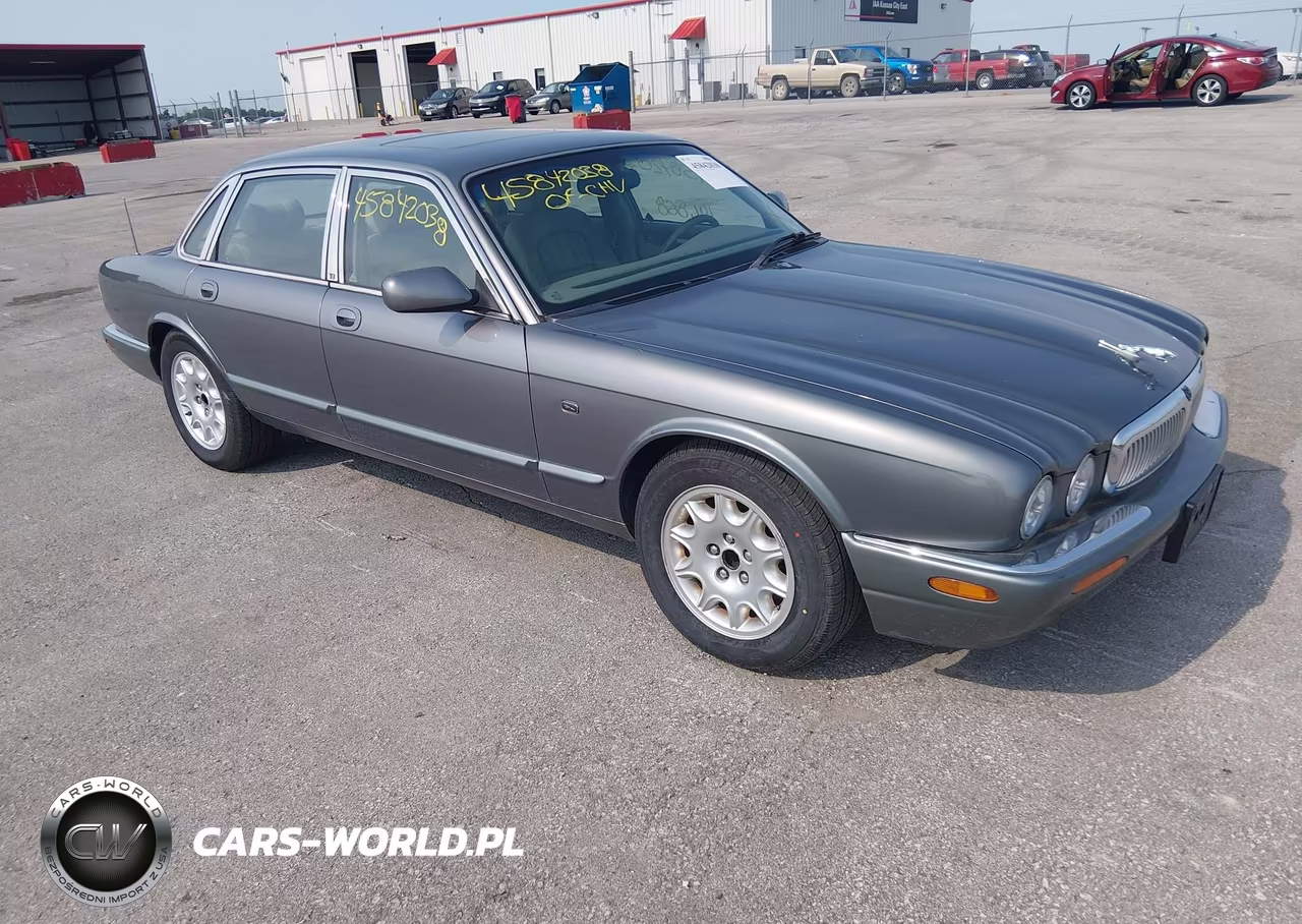 2002 Jaguar Xj8