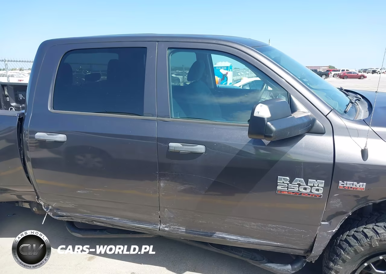 2018 Ram 2500 Tradesman 4X4 6'4 Box VIN:3C6UR5CJ8JG205952 - 13