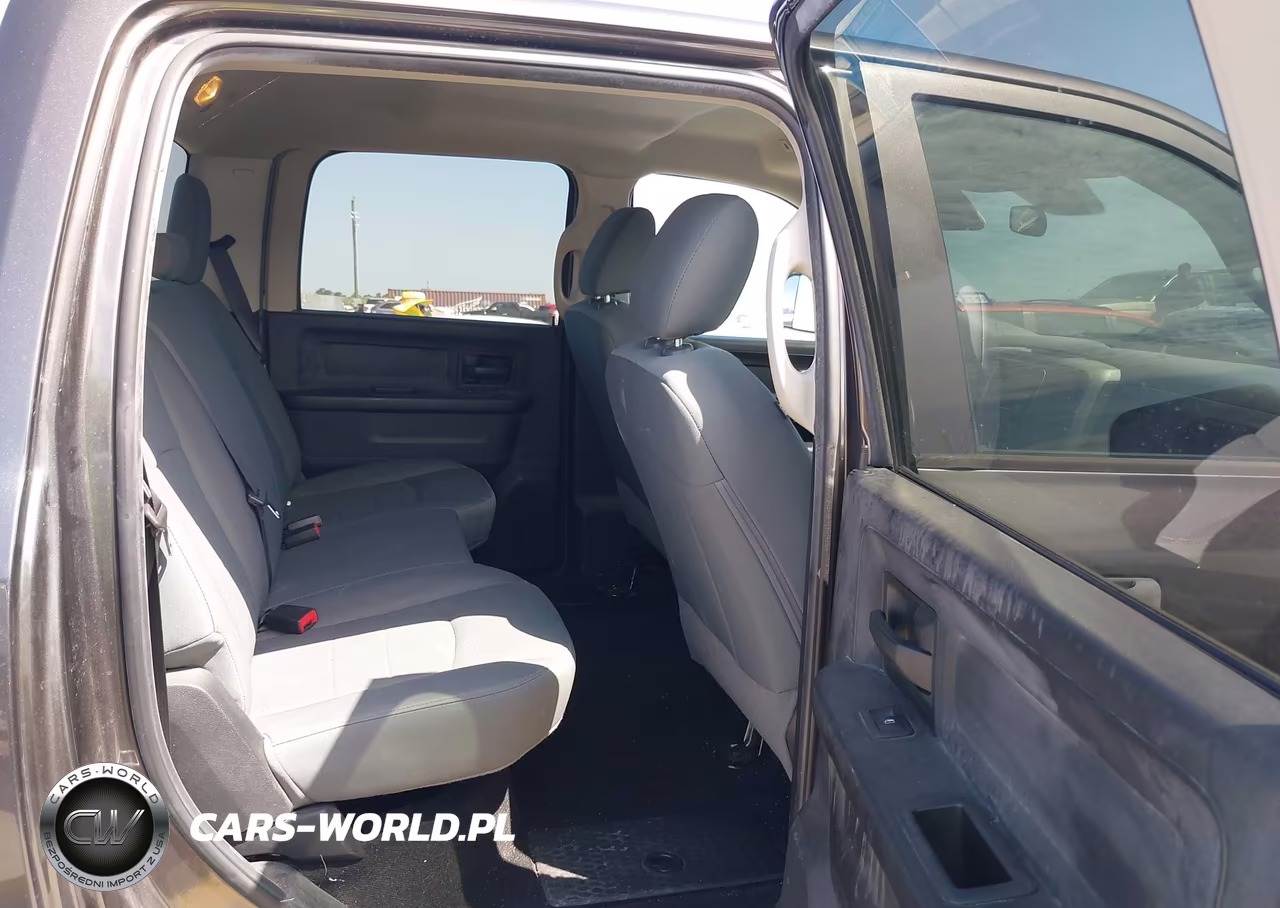 2018 Ram 2500 Tradesman 4X4 6'4 Box VIN:3C6UR5CJ8JG205952 - 8