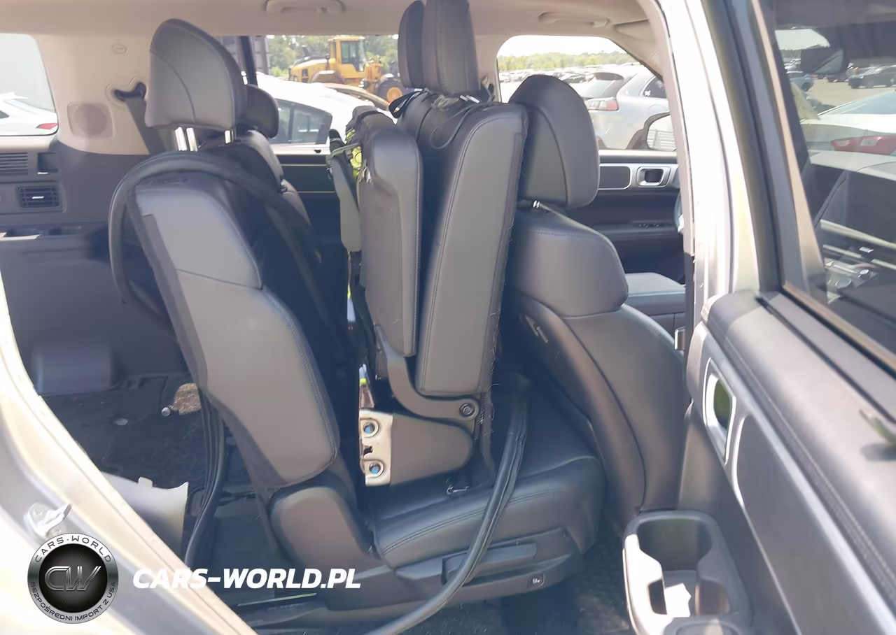 2025 Hyundai Santa Fe Limited VIN:5NMP44GL1SH130608 - 8