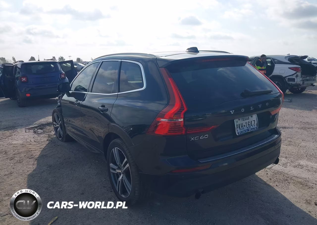 2021 Volvo Xc60 T5 Momentum VIN:YV4102RK3M1722967 - 3