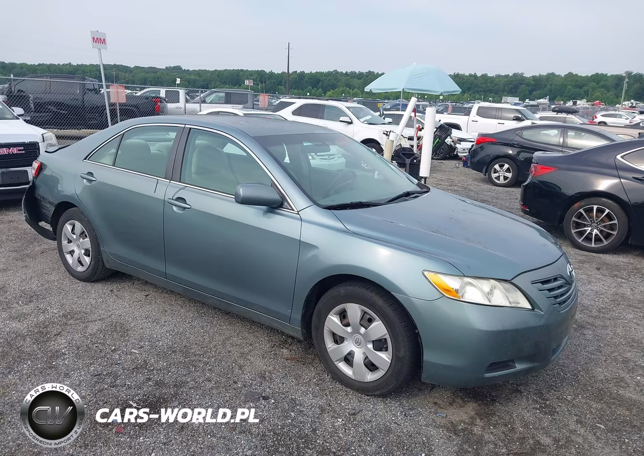 2009 Toyota Camry Le – zdjęcie 1 z 16