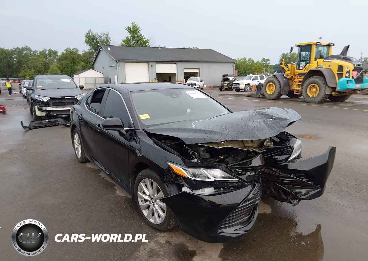 2019 Toyota Camry Le – zdjęcie 1 z 15