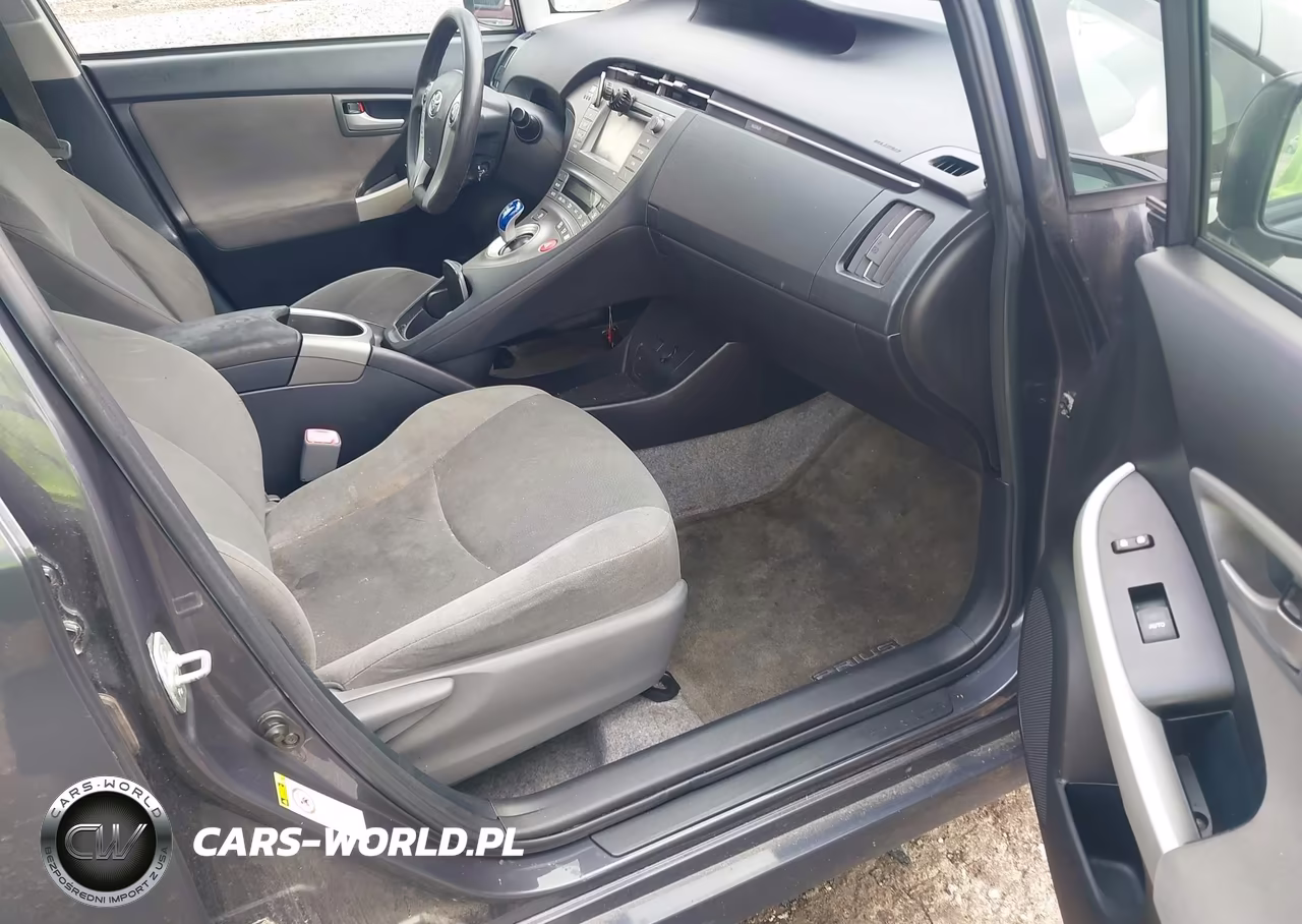 2012 Toyota Prius Two VIN:JTDKN3DU7C5477184 - 5