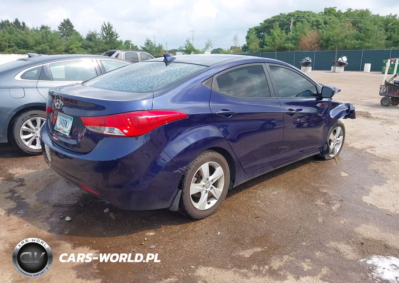 2013 Hyundai Elantra Gls VIN:5NPDH4AE2DH412182 - 4