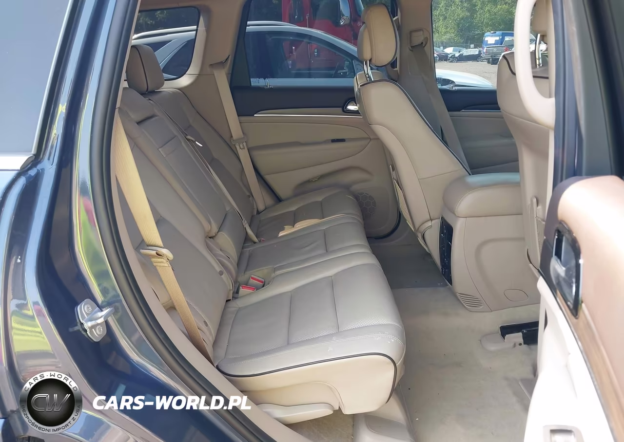 2019 Jeep Grand Cherokee Overland 4X4 VIN:1C4RJFCG2KC736553 - 8