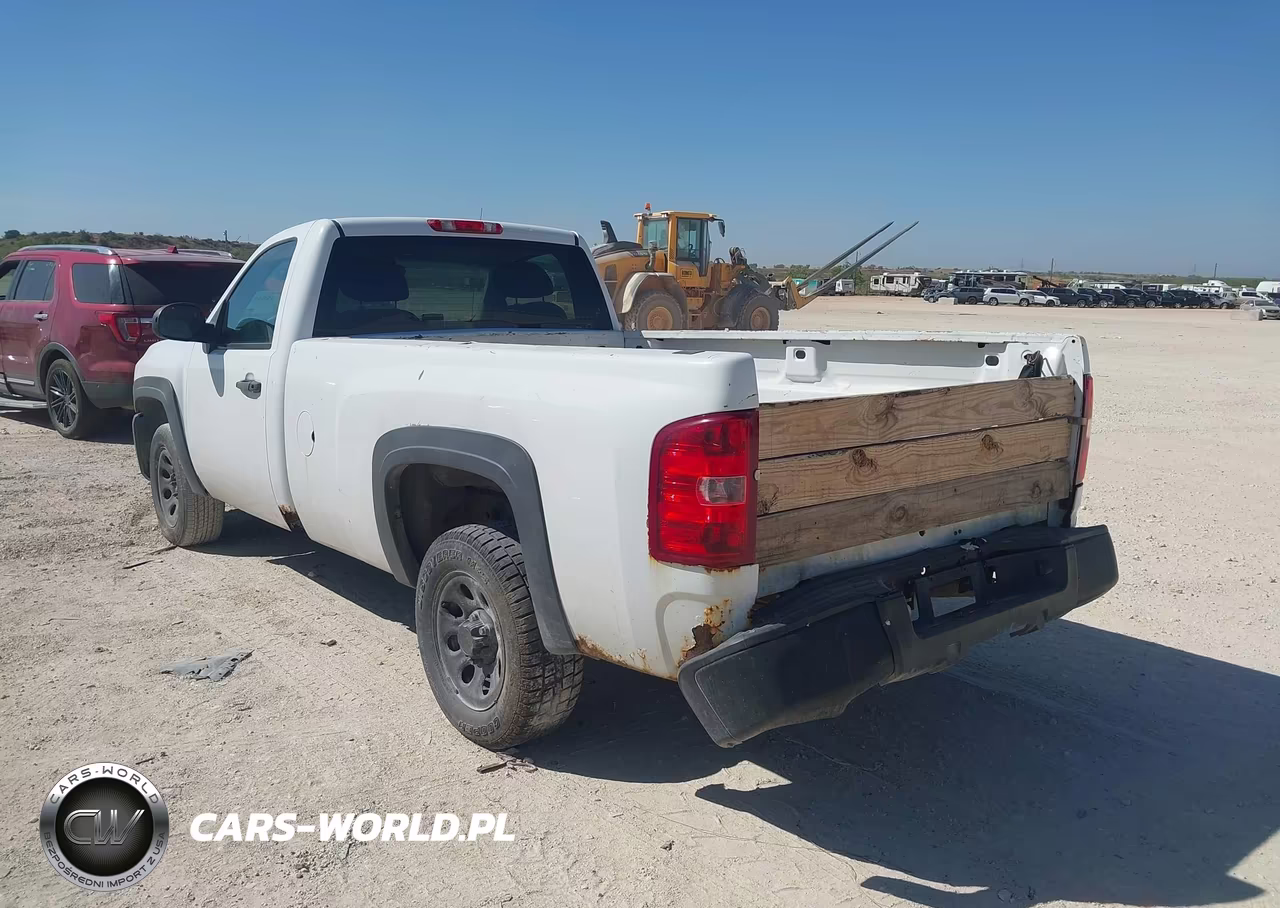2011 Chevrolet Silverado 1500 Work Truck VIN:1GCNCPEX0BZ435580 - 3
