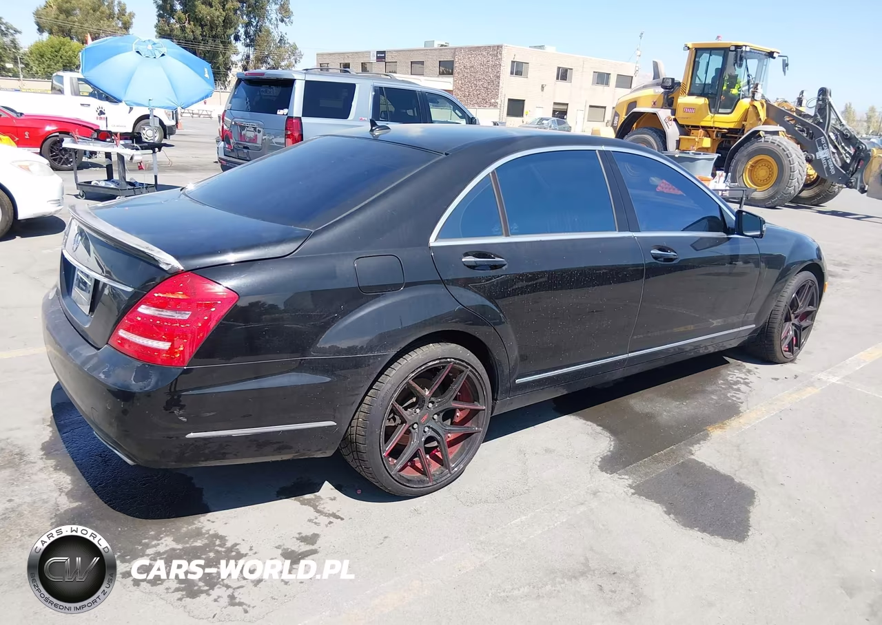 2010 Mercedes-Benz S 550 VIN:WDDNG7BB7AA328798 - 4