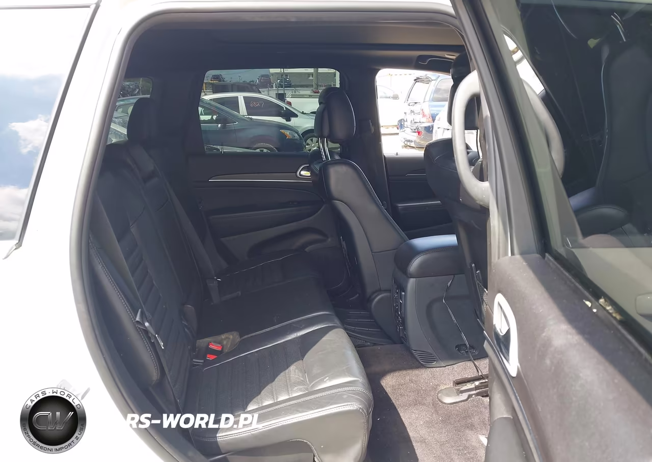 2018 Jeep Grand Cherokee Sterling Edition 4X4 VIN:1C4RJFBM3JC374142 - 8