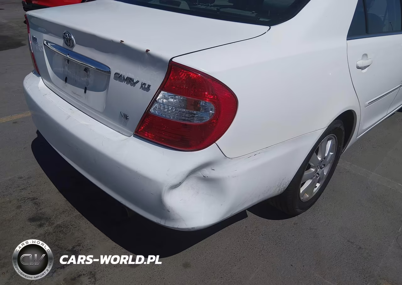 2002 Toyota Camry Xle VIN:JTDBF30K620006818 - 12