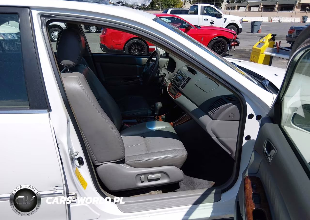 2002 Toyota Camry Xle VIN:JTDBF30K620006818 - 5