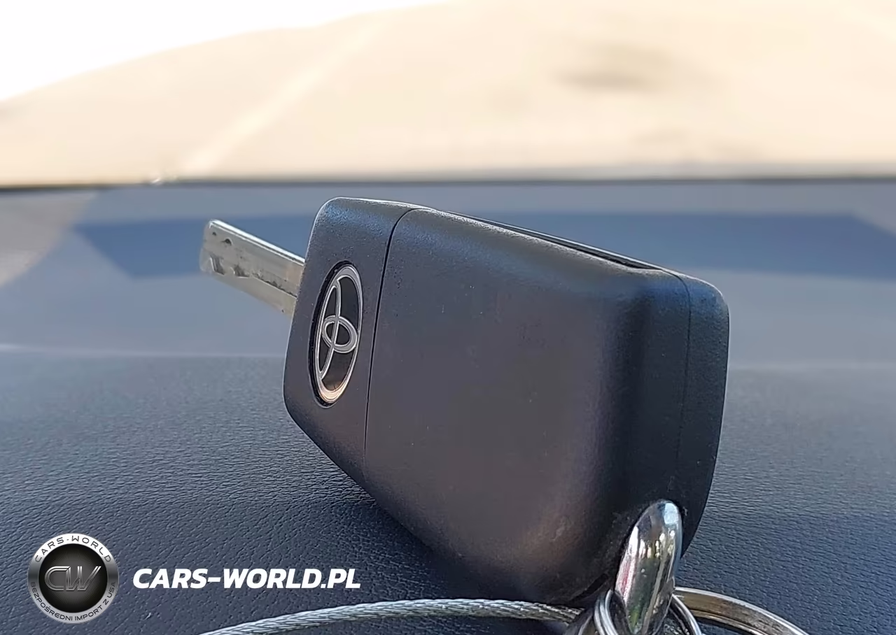 2020 Toyota Corolla Le VIN:JTDEPRAE5LJ111819 - 11