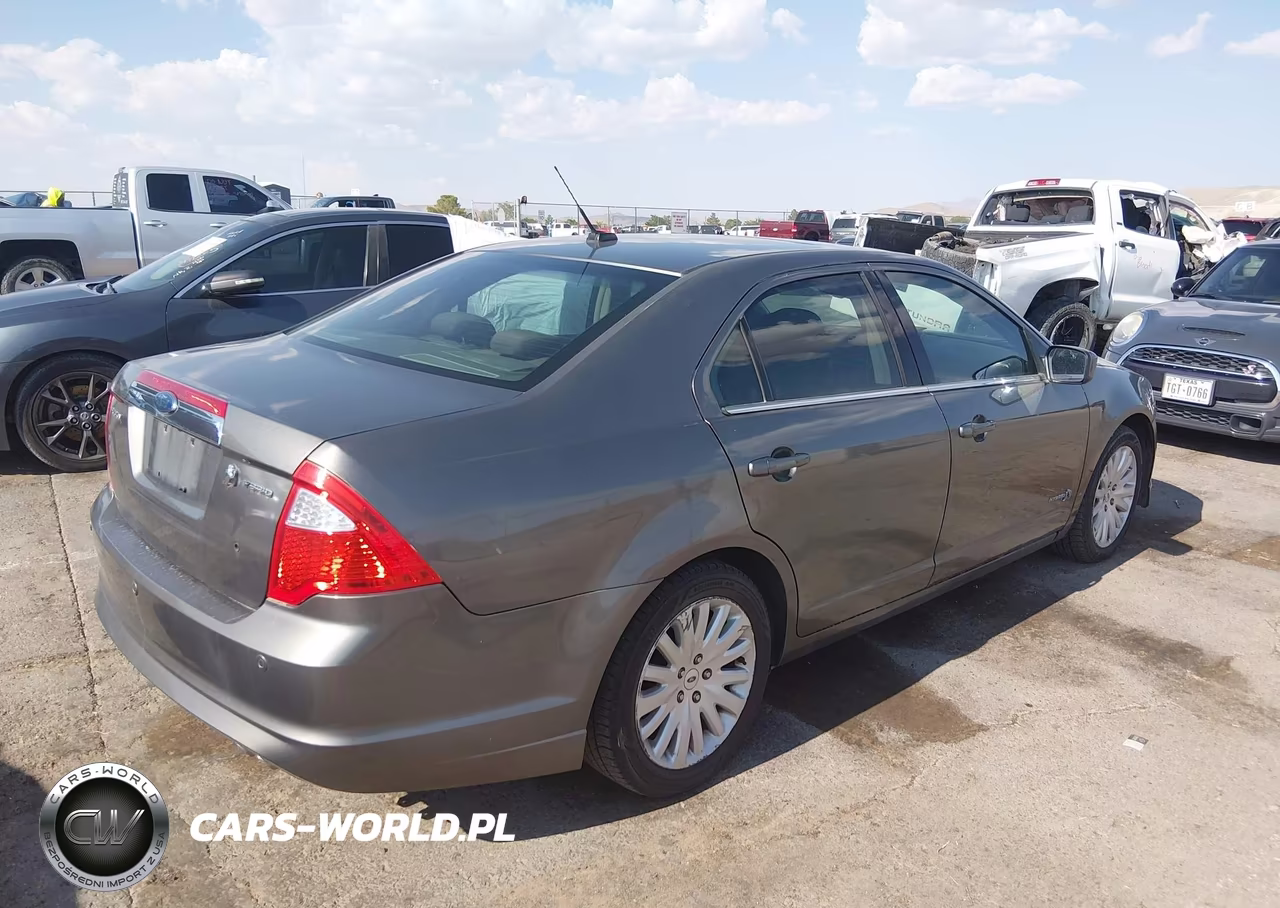 2010 Ford Fusion Hybrid VIN:3FADP0L36AR298418 - 4