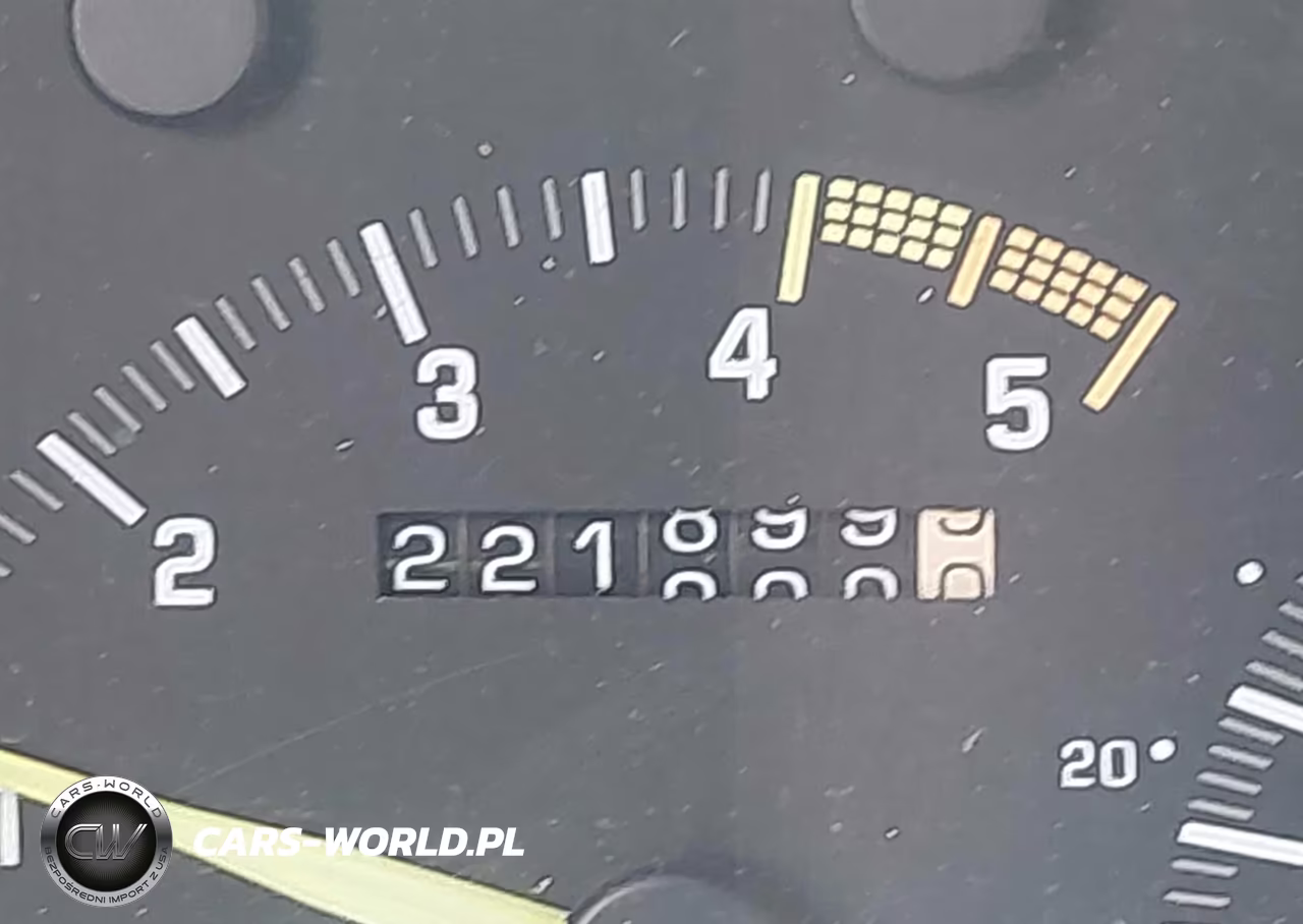 1993 Chevrolet Suburban C1500 VIN:1GNEC16K2PJ396066 - 15