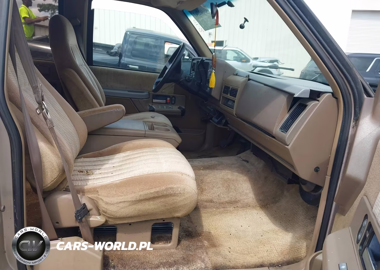 1993 Chevrolet Suburban C1500 VIN:1GNEC16K2PJ396066 - 5