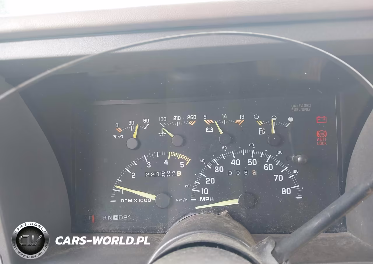 1993 Chevrolet Suburban C1500 VIN:1GNEC16K2PJ396066 - 7