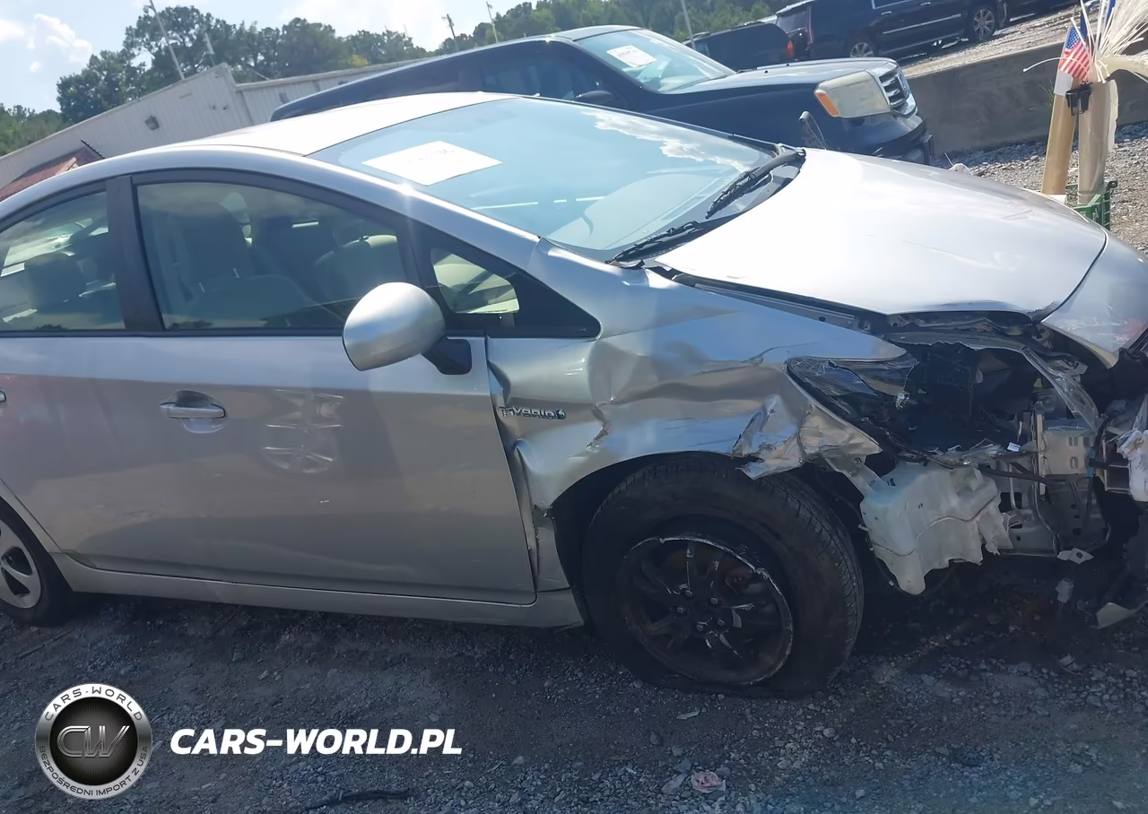 2013 Toyota Prius VIN:JTDKN3DU7D5666046 - 13
