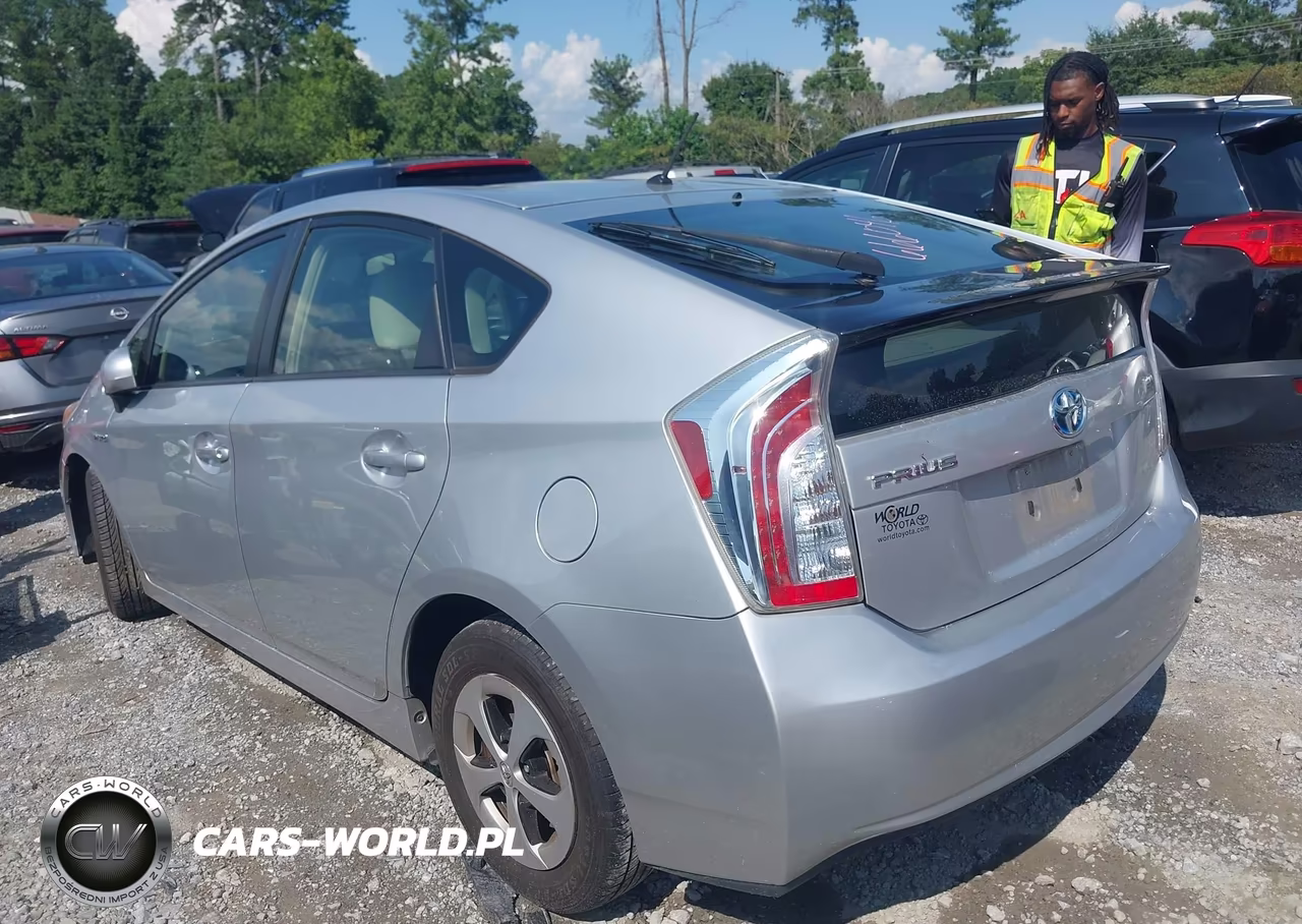 2013 Toyota Prius VIN:JTDKN3DU7D5666046 - 3