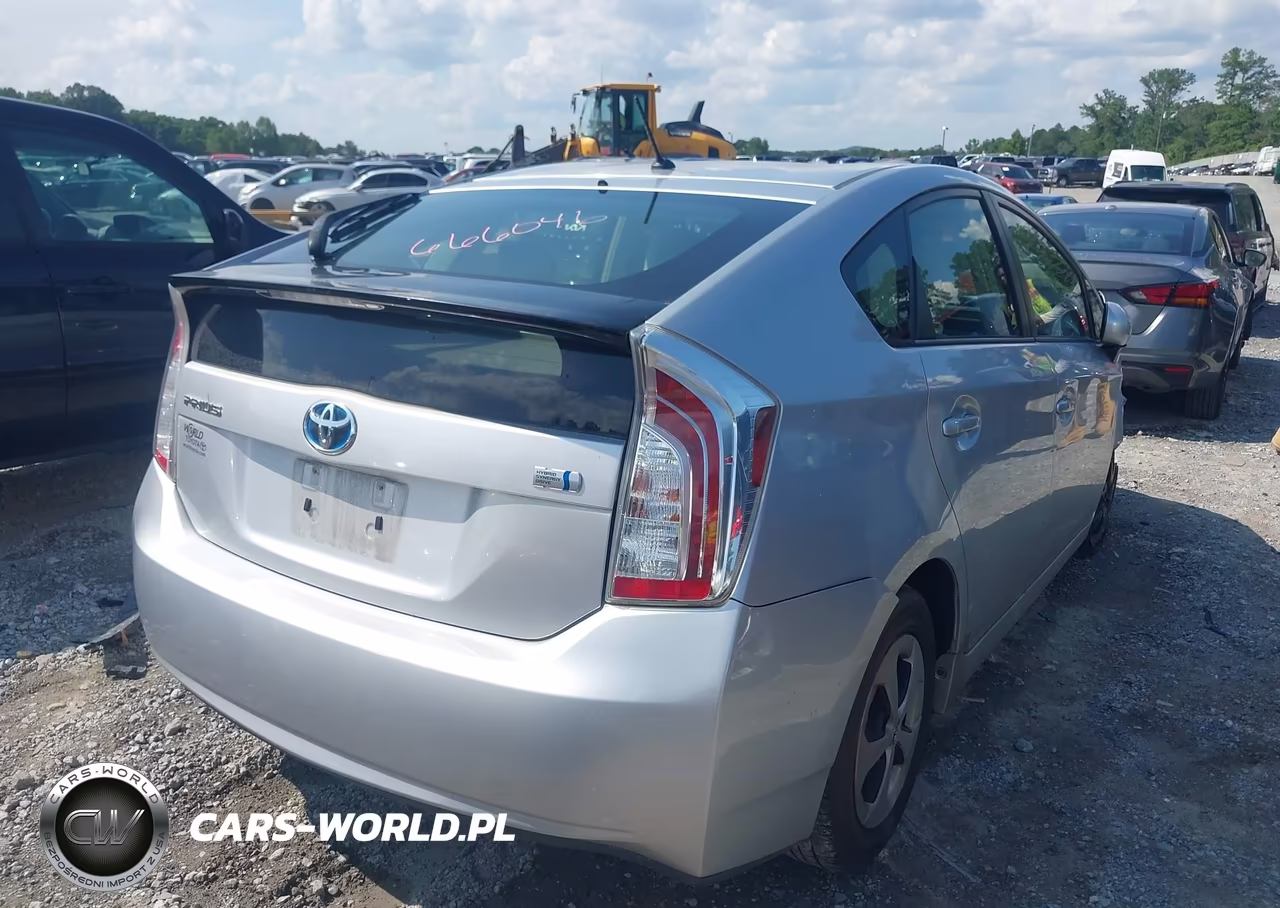 2013 Toyota Prius VIN:JTDKN3DU7D5666046 - 4