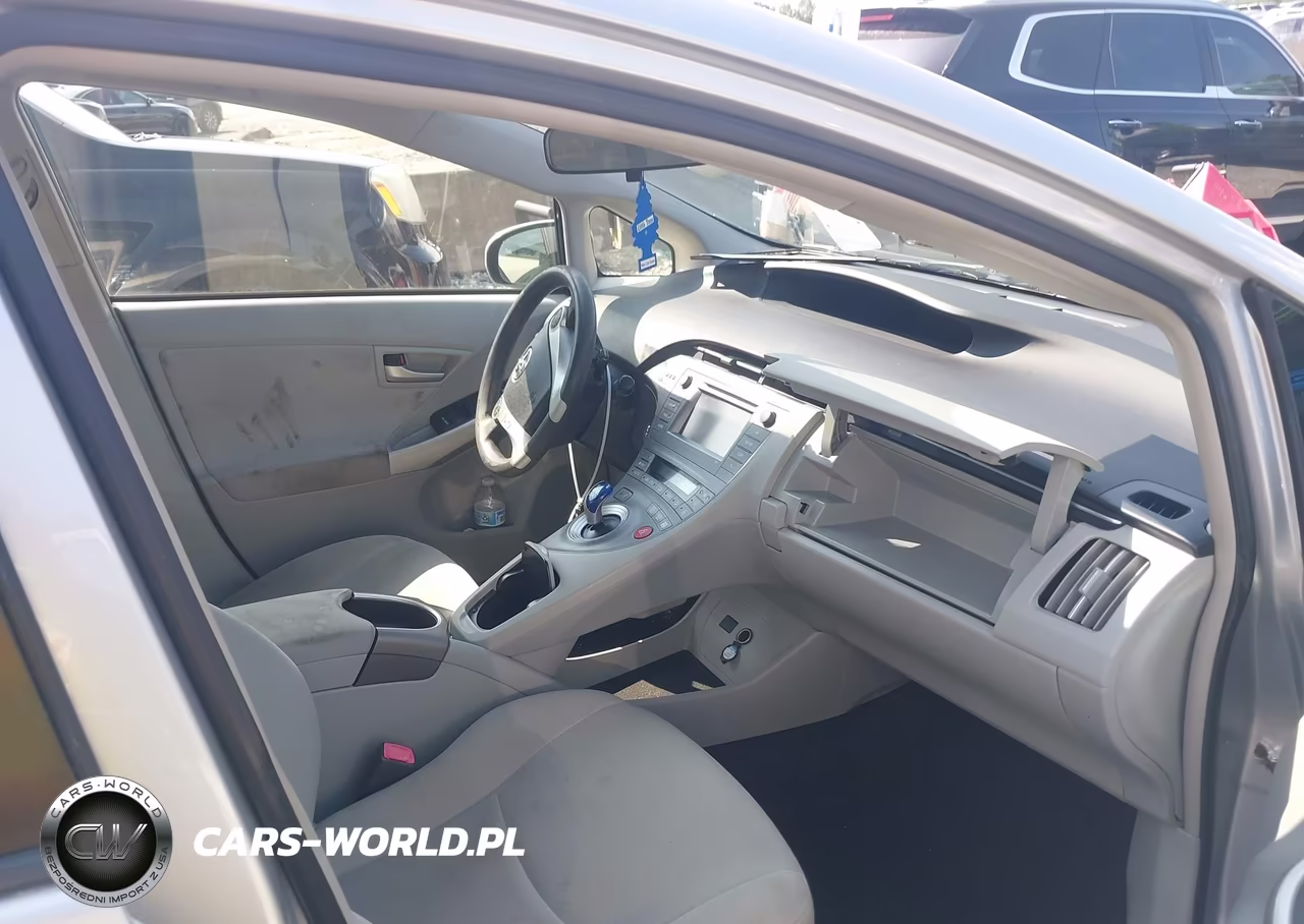 2013 Toyota Prius VIN:JTDKN3DU7D5666046 - 5