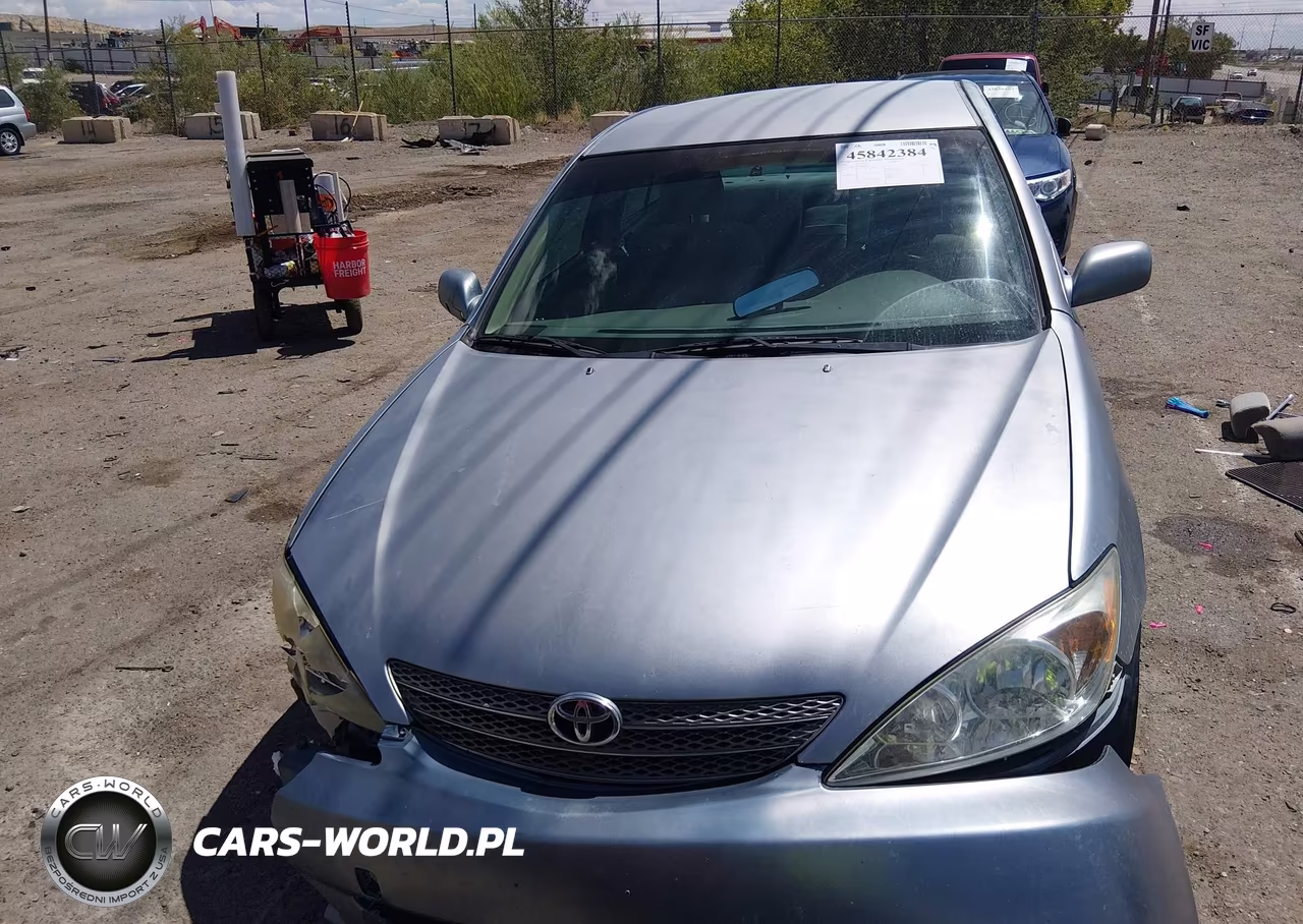 2002 Toyota Camry Le VIN:JTDBE32K120066439 - 11