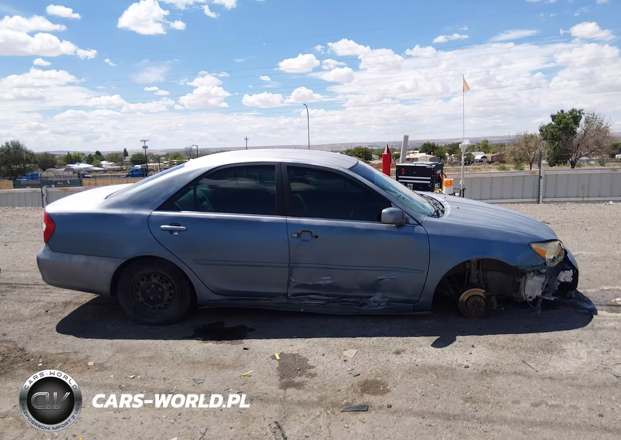 2002 Toyota Camry Le VIN:JTDBE32K120066439 - 12