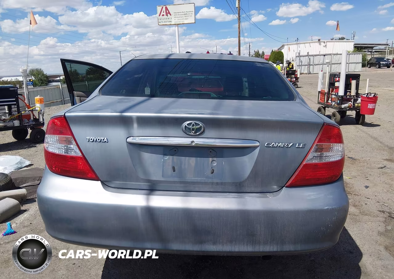 2002 Toyota Camry Le VIN:JTDBE32K120066439 - 15