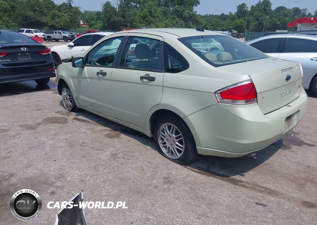 2010 Ford Focus Se VIN:1FAHP3FN1AW115312 - 3