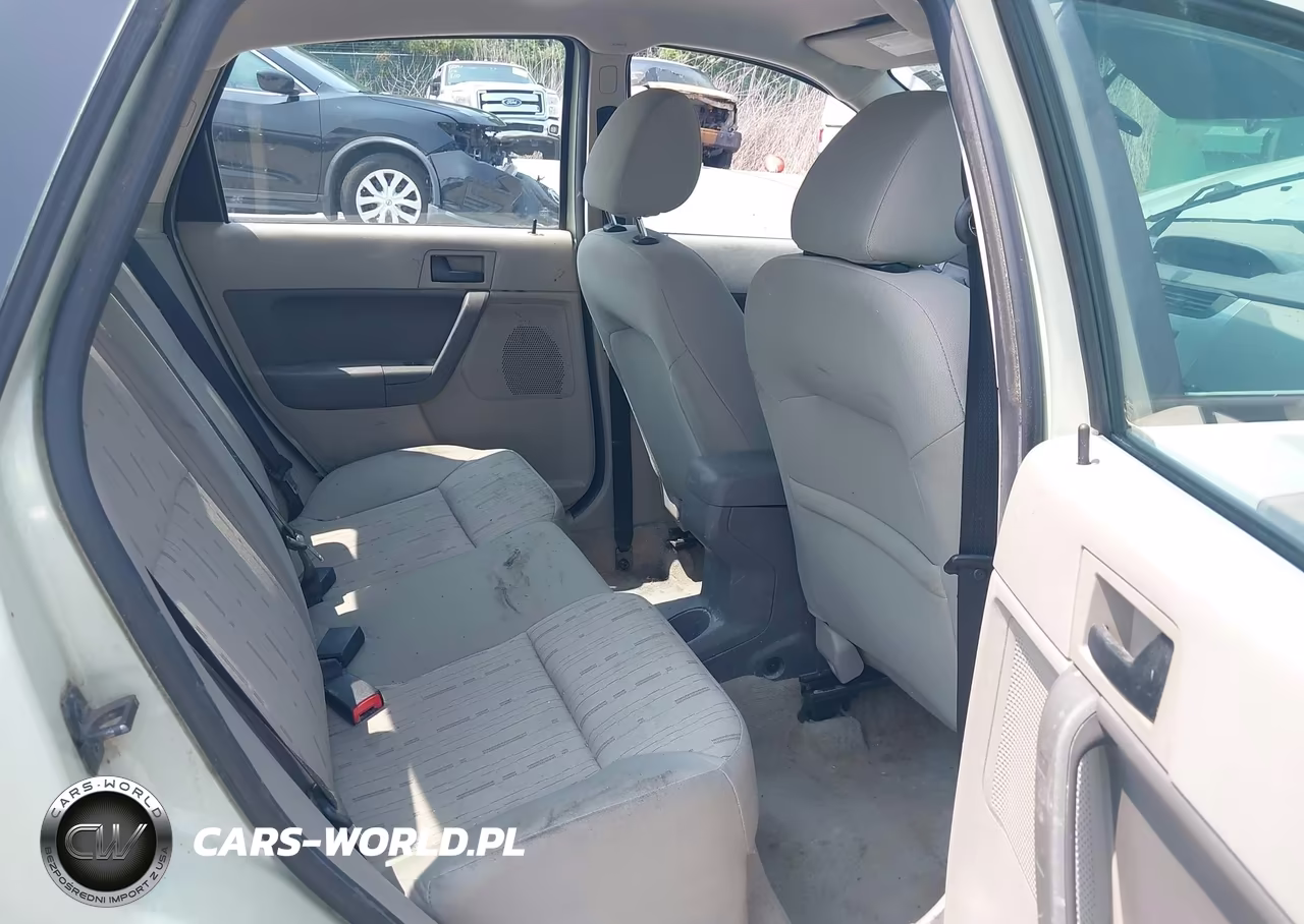 2010 Ford Focus Se VIN:1FAHP3FN1AW115312 - 8
