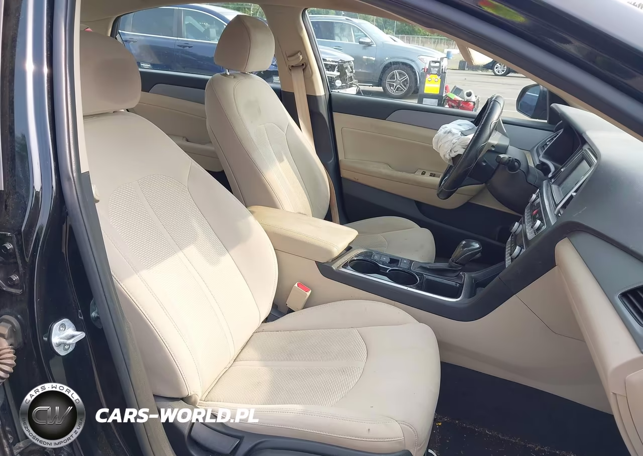 2019 Hyundai Sonata Sel VIN:5NPE34AF4KH733939 - 5