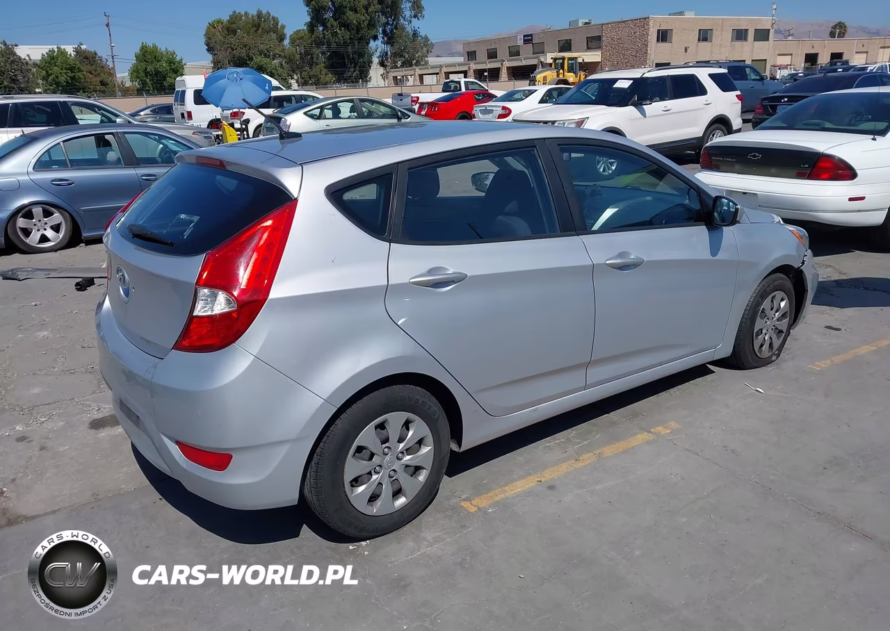2016 Hyundai Accent Se VIN:KMHCT5AE8GU281121 - 4