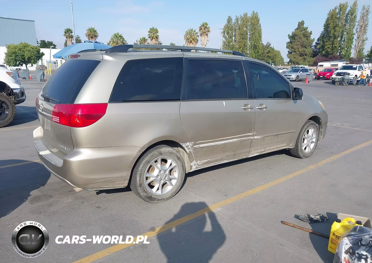 2004 Toyota Sienna Le VIN:5TDZA23C04S061308 - 4