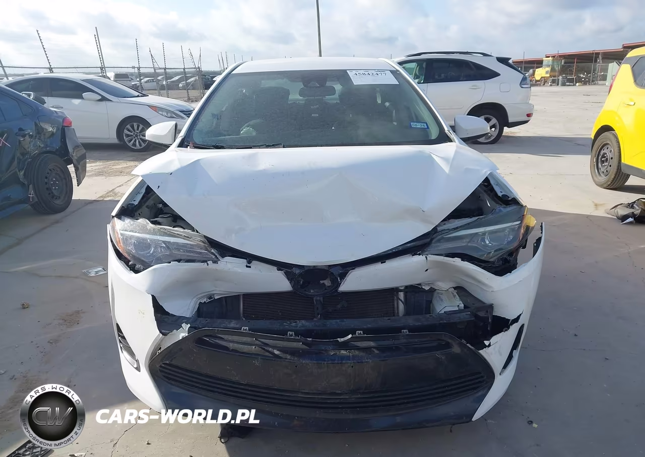 2017 Toyota Corolla Le VIN:5YFBURHE0HP678850 - 12