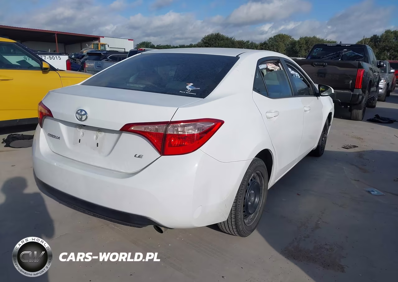 2017 Toyota Corolla Le VIN:5YFBURHE0HP678850 - 4