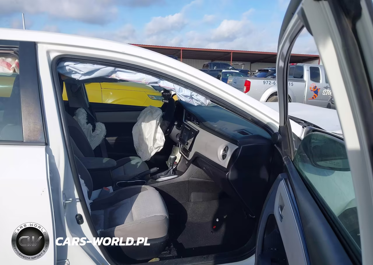 2017 Toyota Corolla Le VIN:5YFBURHE0HP678850 - 5