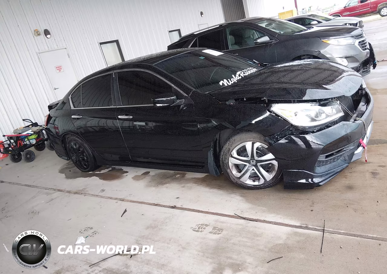2017 Honda Accord Sport VIN:1HGCR2F5XHA108392 - 13
